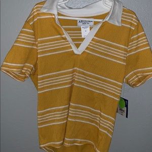 collard v-neck short sleeve